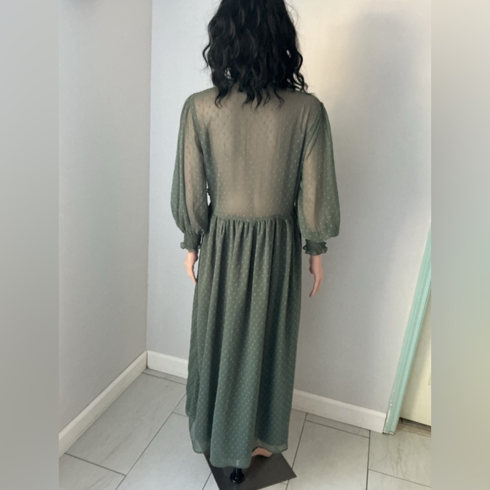 ASOS DESIGN Curve khaki midi dress with a relaxed fit. - Picture 8 of 15
